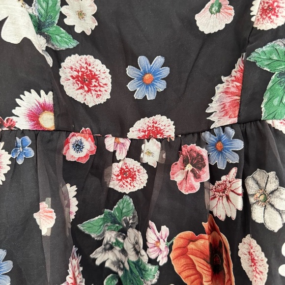 Storia Floral Sheer Sleeve Blouse - Picture 2 of 5